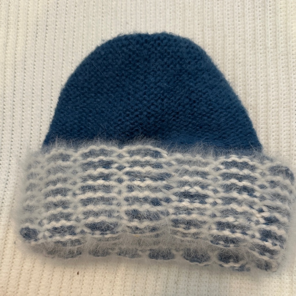 Made in Italy Angora & Wool Cozy Blue and White Beanie Winter Knit Hat, OS - Picture 11 of 11